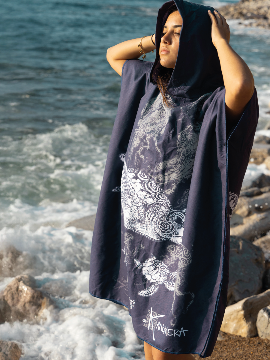 Turtles Microfibre Poncho (Middle Size)